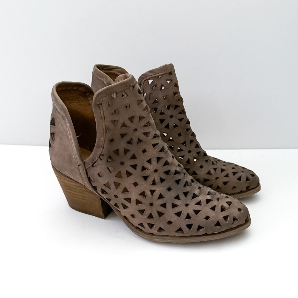 Musse & Cloud Laser Cut Ankle Boots